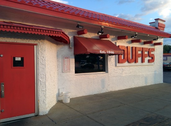 Duff's Famous Wings, Photo 1